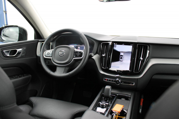 Volvo XC60 T8 455PK Automaat Plug-in hybrid AWD Plus Dark Adaptieve Cruise control / Semi elektrisch wegklapbare trekhaak / Google Infotainment / Panoramisch schuif-kanteldak