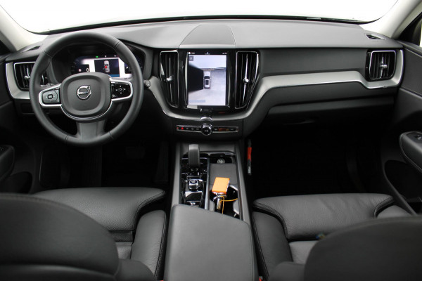 Volvo XC60 T8 455PK Automaat Plug-in hybrid AWD Plus Dark Adaptieve Cruise control / Semi elektrisch wegklapbare trekhaak / Google Infotainment / Panoramisch schuif-kanteldak
