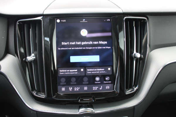 Volvo XC60 T8 455PK Automaat Plug-in hybrid AWD Plus Dark Adaptieve Cruise control / Semi elektrisch wegklapbare trekhaak / Google Infotainment / Panoramisch schuif-kanteldak