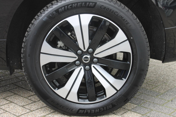 Volvo XC60 T8 455PK Automaat Plug-in hybrid AWD Plus Dark Adaptieve Cruise control / Semi elektrisch wegklapbare trekhaak / Google Infotainment / Panoramisch schuif-kanteldak