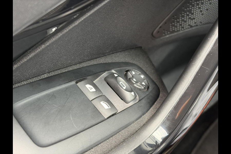 Peugeot 208 1.2 PureTech Blue Lion Navi|Carplay|Cruise|Trekhaak|PDC|Airco|N.A.P|APK tot 03-2027