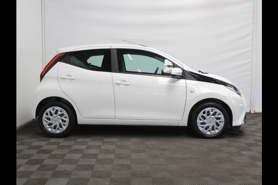 Toyota Aygo 1.0 VVT-i x-play limited AIRCO | CRUISE | LED | CAMERA | STB | ELRM/SP | CARPLAY | CV | ISOFIX
