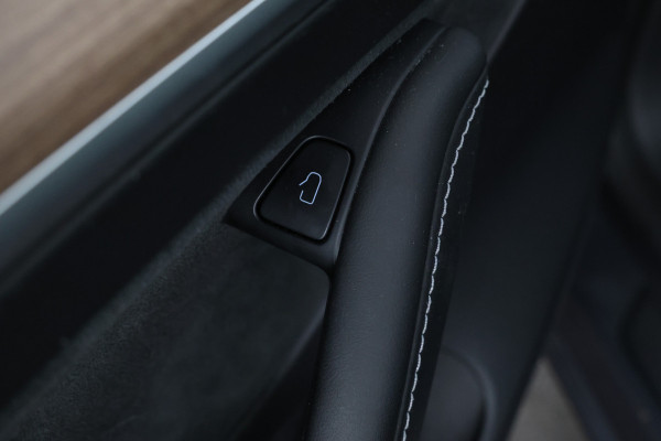 Tesla Model 3 Performance AWD 75 kWh 462pk! Navigatie, CLimate,