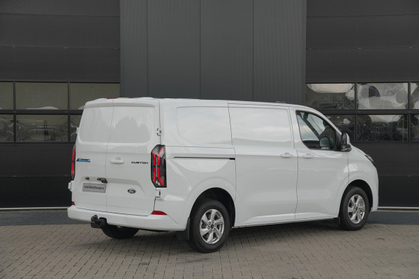 Ford E-Transit Custom 320 L1H1 Limited 71 kWh 218pk - 2x Schuifdeur - Trekhaak - Pro Power - Camera - Carplay - Rijklaar