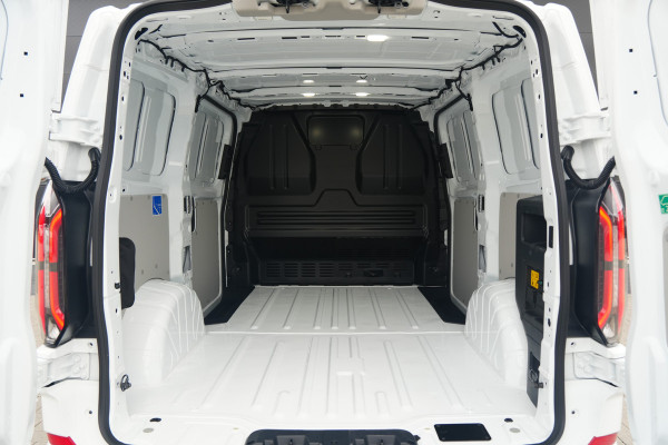 Ford E-Transit Custom 320 L1H1 Limited 71 kWh 218pk - 2x Schuifdeur - Trekhaak - Pro Power - Camera - Carplay - Rijklaar