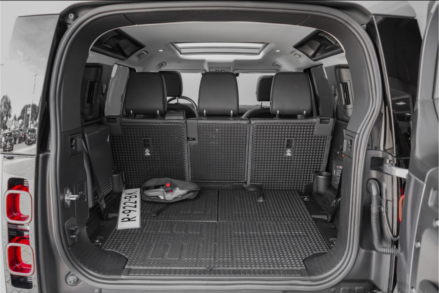 Land Rover Defender 110 2.0 D240 110 HSE 7-Pers Pano Trekhaak ACC Meridian