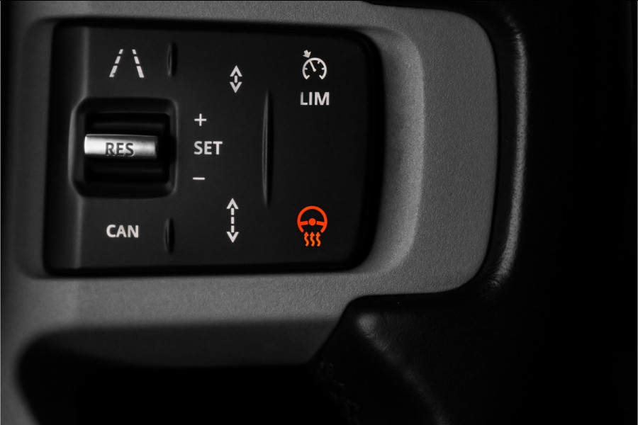 Land Rover Defender 110 2.0 D240 110 HSE 7-Pers Pano Trekhaak ACC Meridian