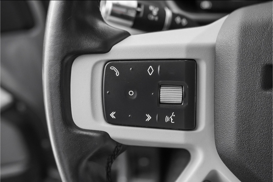 Land Rover Defender 110 2.0 D240 110 HSE 7-Pers Pano Trekhaak ACC Meridian