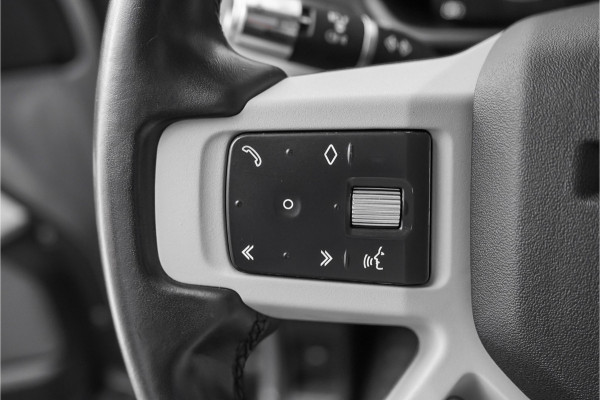 Land Rover Defender 110 2.0 D240 110 HSE 7-Pers Pano Trekhaak ACC Meridian