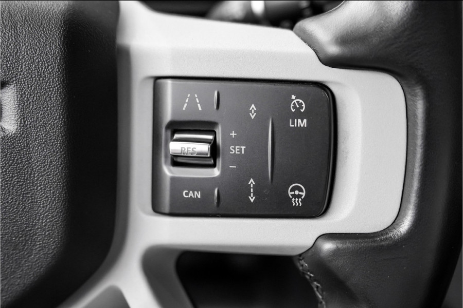 Land Rover Defender 110 2.0 D240 110 HSE 7-Pers Pano Trekhaak ACC Meridian