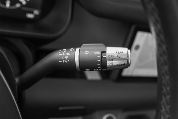 Land Rover Defender 110 2.0 D240 110 HSE 7-Pers Pano Trekhaak ACC Meridian