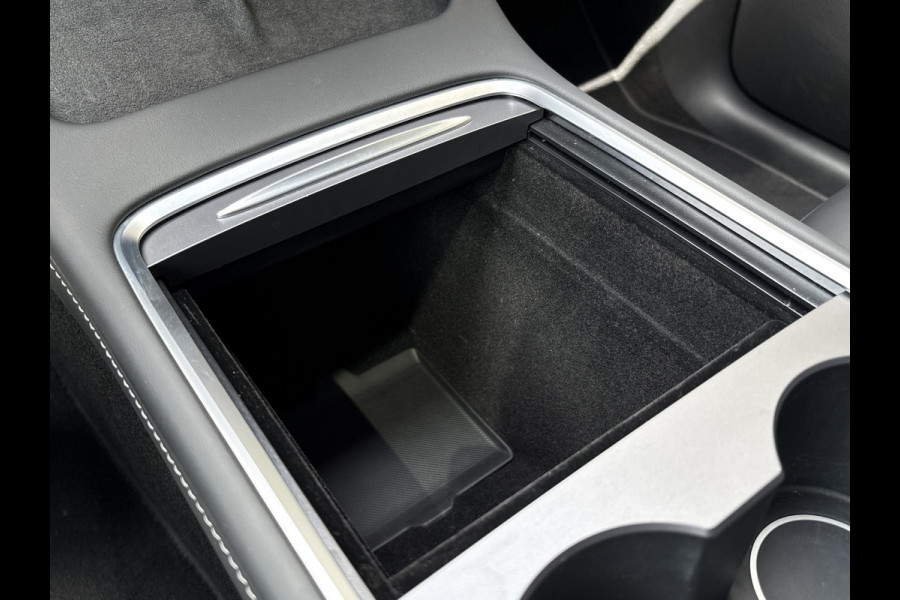 Tesla Model Y Long Range AWD 75 kWh | 93,6% SOH | Leder | Panoramadak | Winterset |
