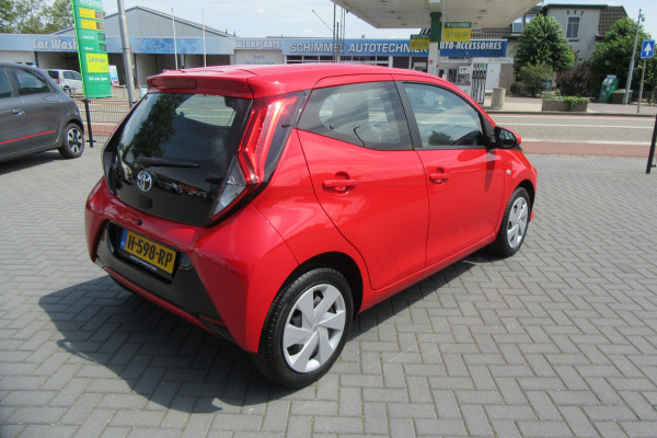 Toyota Aygo 1.0 VVT-i x-play, Camera, Cruise Control, Carplay