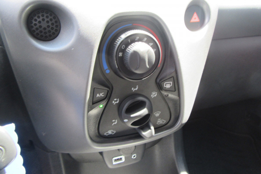 Toyota Aygo 1.0 VVT-i x-play, Camera, Cruise Control, Carplay