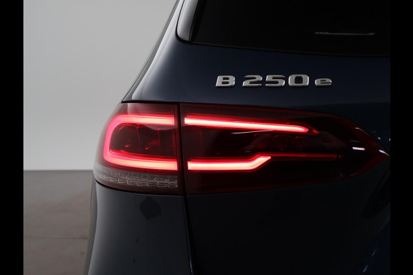 Mercedes-Benz B-Klasse 250e PREMIUM + SFEERVERLICHTING | ADAPTIVE CRUISE | 360 CAMERA | 18 INCH | WIDESCREEN