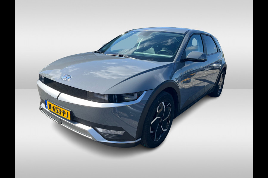 Hyundai IONIQ 5 Connect+ 73kWh / Trekhaak / Camera / Head-up / Leder / CarPlay / V2L / 19'' / Warmtepomp / Stoelverwarming / Dodehoek / DAB / ACC