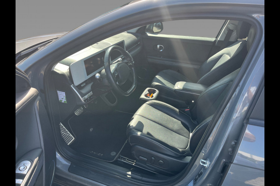 Hyundai IONIQ 5 Connect+ 73kWh / Trekhaak / Camera / Head-up / Leder / CarPlay / V2L / 19'' / Warmtepomp / Stoelverwarming / Dodehoek / DAB / ACC