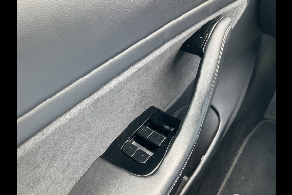Tesla Model 3 Standard RWD Plus 60 kWh Autopilot Black magic