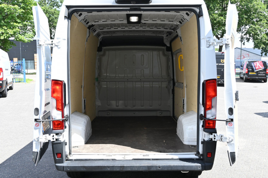 Fiat Ducato L2H2 2.2 MultiJet 140 pk 3.5t Camera, Cruise control, 270 Graden deuren