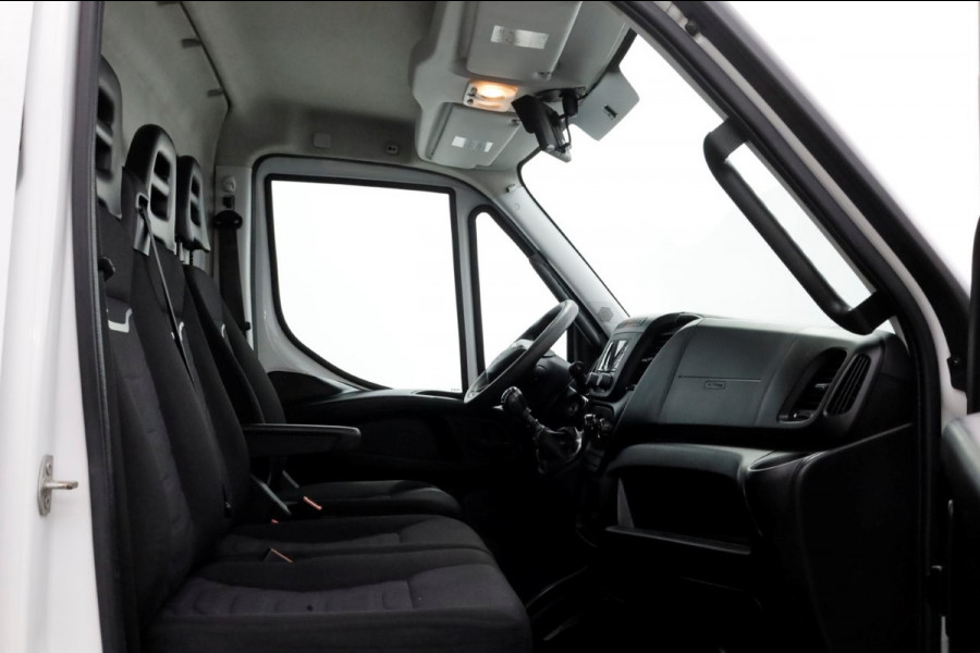 Iveco Daily 35C14 136pk L2H2 Dubbel Lucht/Luchtvering/Inrichting/Trekhaak 3500kg 10-2020