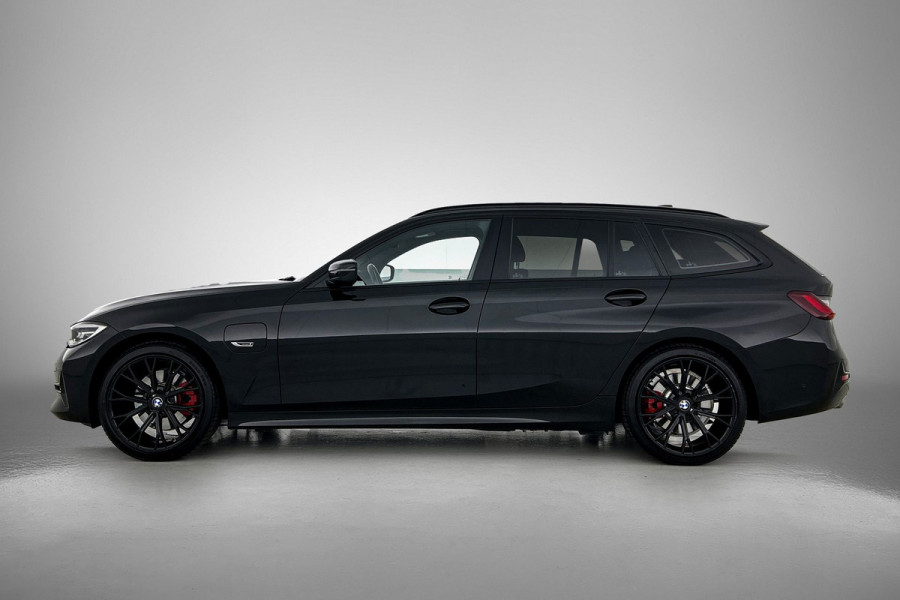 BMW 3 Serie Touring 320e Business Edition Plus(NL-auto, Goed OnderH, Carplay, Trekhaak, Camera, Navi Pro, StoelV, Etc)