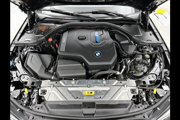 BMW 3 Serie Touring 320e Business Edition Plus(NL-auto, Goed OnderH, Carplay, Trekhaak, Camera, Navi Pro, StoelV, Etc)