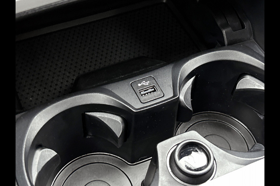 BMW 3 Serie Touring 320e Business Edition Plus(NL-auto, Goed OnderH, Carplay, Trekhaak, Camera, Navi Pro, StoelV, Etc)