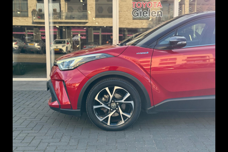 Toyota C-HR 1.8 Hybrid First Edition | Trekhaak, JBL, Apple CarPlay/Android auto, Dodehoekherkenning, Parkeersensoren, Stoelverwarming, LED
