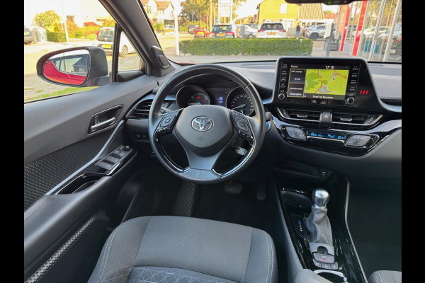 Toyota C-HR 1.8 Hybrid First Edition | Trekhaak, JBL, Apple CarPlay/Android auto, Dodehoekherkenning, Parkeersensoren, Stoelverwarming, LED