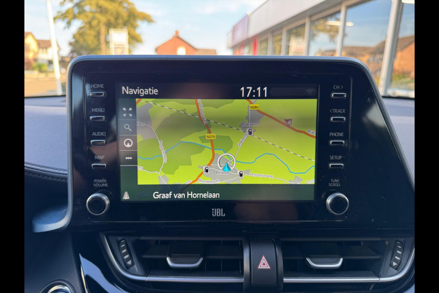 Toyota C-HR 1.8 Hybrid First Edition | Trekhaak, JBL, Apple CarPlay/Android auto, Dodehoekherkenning, Parkeersensoren, Stoelverwarming, LED