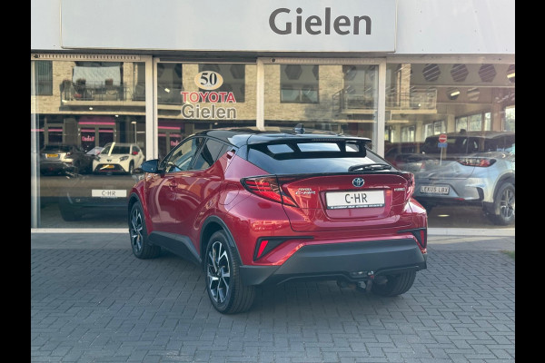 Toyota C-HR 1.8 Hybrid First Edition | Trekhaak, JBL, Apple CarPlay/Android auto, Dodehoekherkenning, Parkeersensoren, Stoelverwarming, LED