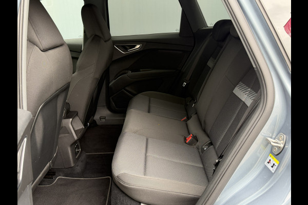 Audi Q4 e-tron BWJ 2022 | 35 Launch edition Advanced 55 kWh | SPORTSTOELEN | CARPLAY | CLIMA | STOELVERW | CAMERA A | PDC 2X | LICHTMETAAL |