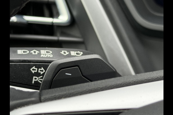 Audi Q4 e-tron BWJ 2022 | 35 Launch edition Advanced 55 kWh | SPORTSTOELEN | CARPLAY | CLIMA | STOELVERW | CAMERA A | PDC 2X | LICHTMETAAL |