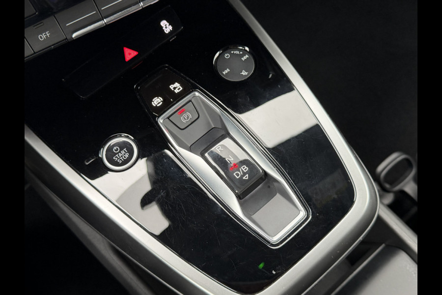 Audi Q4 e-tron BWJ 2022 | 35 Launch edition Advanced 55 kWh | SPORTSTOELEN | CARPLAY | CLIMA | STOELVERW | CAMERA A | PDC 2X | LICHTMETAAL |