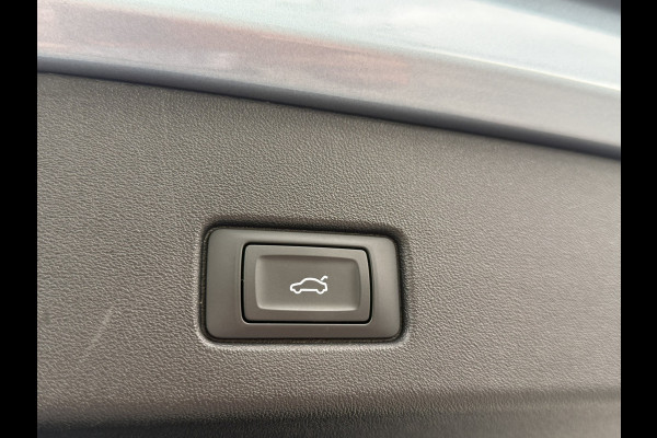 Audi Q4 e-tron BWJ 2022 | 35 Launch edition Advanced 55 kWh | SPORTSTOELEN | CARPLAY | CLIMA | STOELVERW | CAMERA A | PDC 2X | LICHTMETAAL |