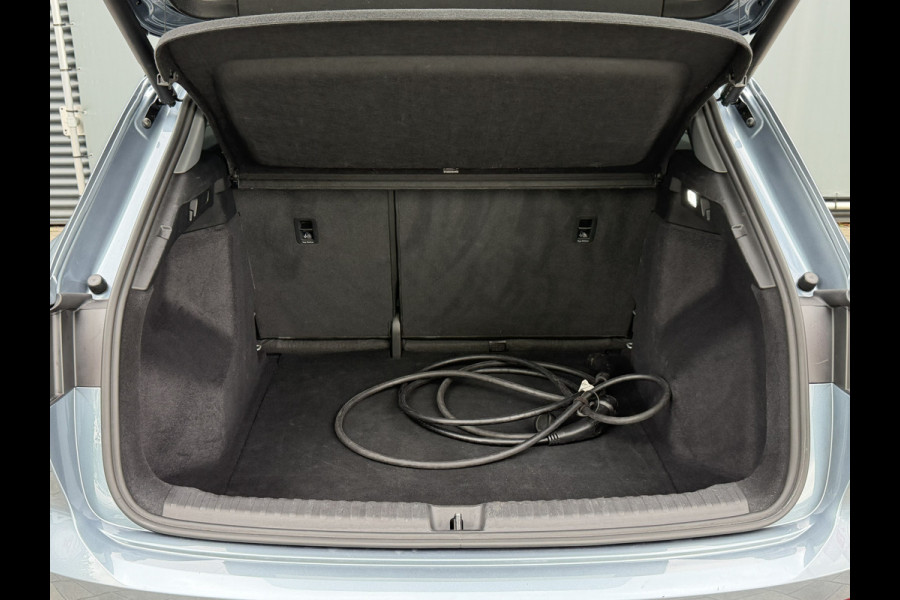 Audi Q4 e-tron BWJ 2022 | 35 Launch edition Advanced 55 kWh | SPORTSTOELEN | CARPLAY | CLIMA | STOELVERW | CAMERA A | PDC 2X | LICHTMETAAL |