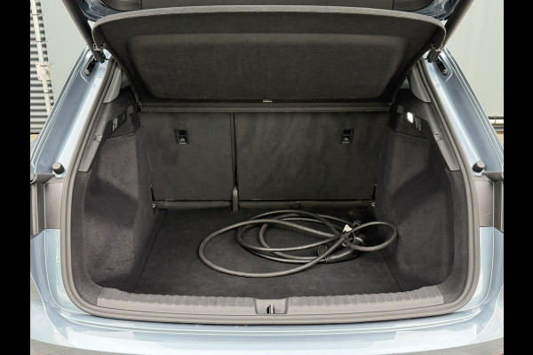 Audi Q4 e-tron BWJ 2022 | 35 Launch edition Advanced 55 kWh | SPORTSTOELEN | CARPLAY | CLIMA | STOELVERW | CAMERA A | PDC 2X | LICHTMETAAL |