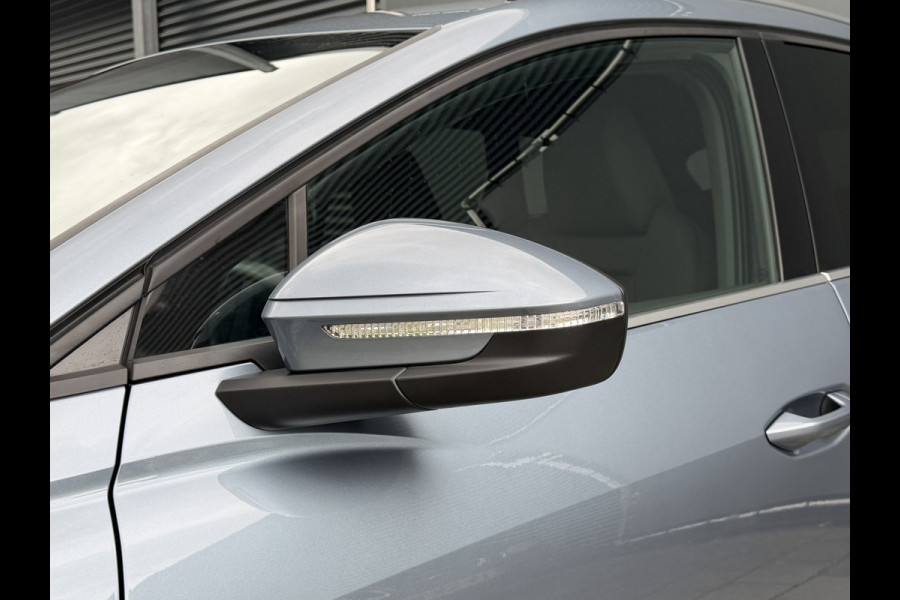 Audi Q4 e-tron BWJ 2022 | 35 Launch edition Advanced 55 kWh | SPORTSTOELEN | CARPLAY | CLIMA | STOELVERW | CAMERA A | PDC 2X | LICHTMETAAL |