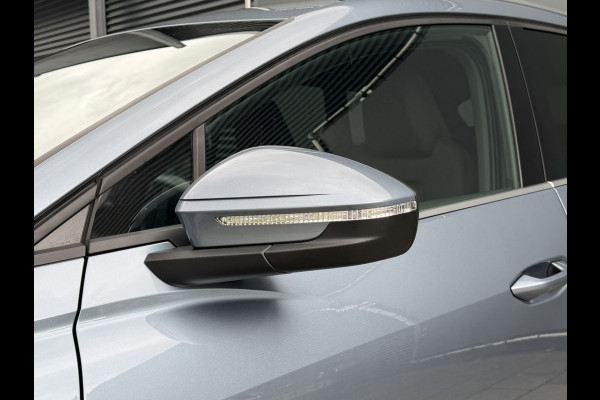 Audi Q4 e-tron BWJ 2022 | 35 Launch edition Advanced 55 kWh | SPORTSTOELEN | CARPLAY | CLIMA | STOELVERW | CAMERA A | PDC 2X | LICHTMETAAL |