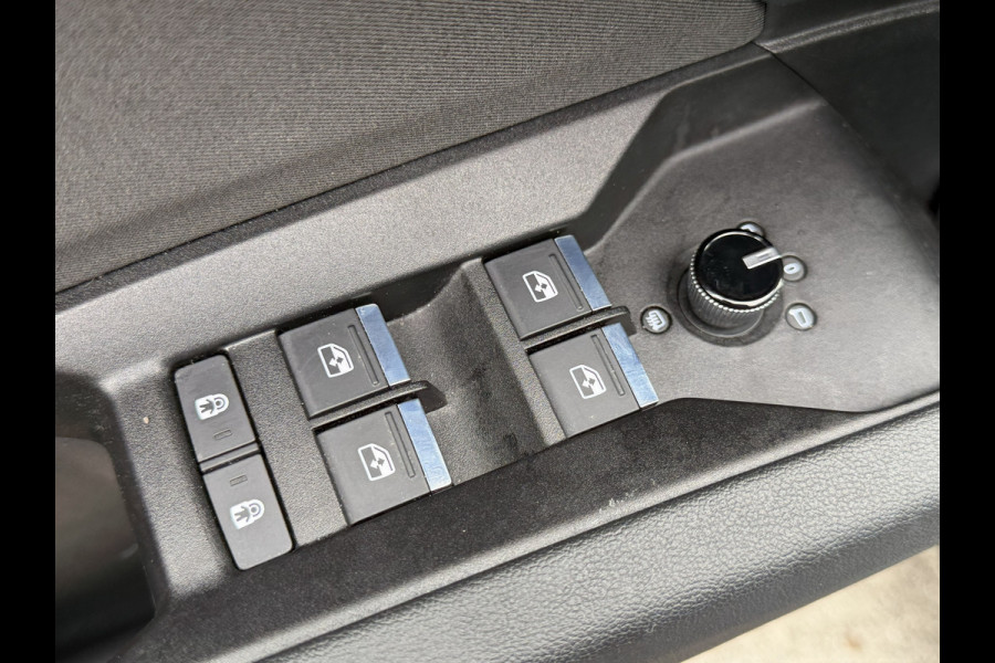 Audi Q4 e-tron BWJ 2022 | 35 Launch edition Advanced 55 kWh | SPORTSTOELEN | CARPLAY | CLIMA | STOELVERW | CAMERA A | PDC 2X | LICHTMETAAL |