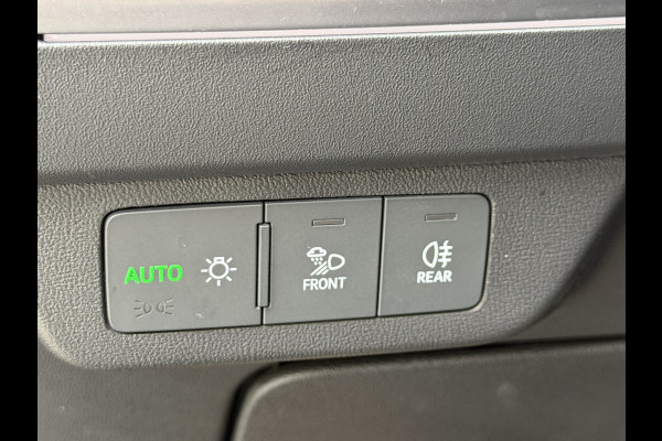 Audi Q4 e-tron BWJ 2022 | 35 Launch edition Advanced 55 kWh | SPORTSTOELEN | CARPLAY | CLIMA | STOELVERW | CAMERA A | PDC 2X | LICHTMETAAL |
