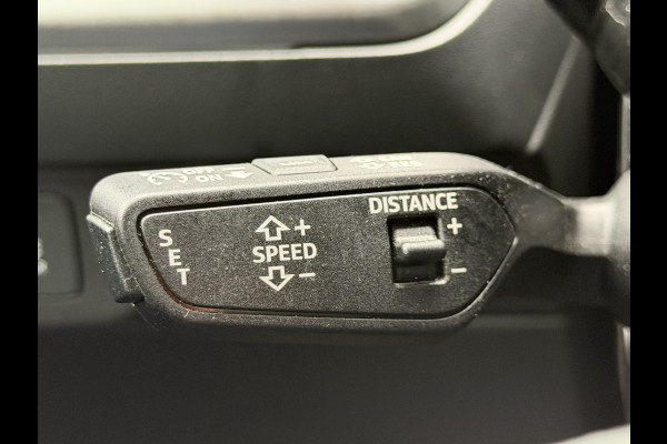 Audi Q4 e-tron BWJ 2022 | 35 Launch edition Advanced 55 kWh | SPORTSTOELEN | CARPLAY | CLIMA | STOELVERW | CAMERA A | PDC 2X | LICHTMETAAL |