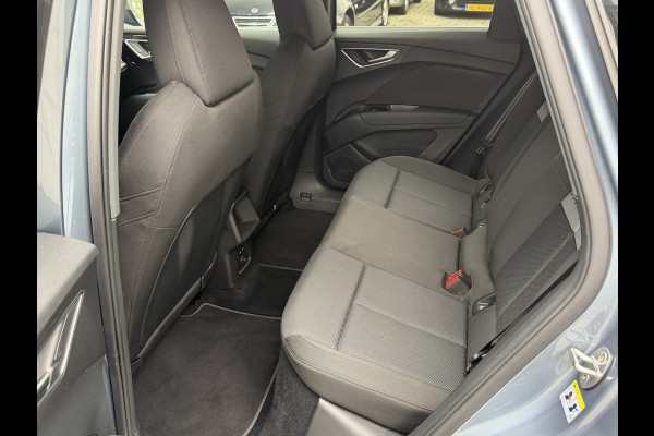 Audi Q4 e-tron BWJ 2022 | 35 Launch edition Advanced 55 kWh | SPORTSTOELEN | CARPLAY | CLIMA | STOELVERW | CAMERA A | PDC 2X | LICHTMETAAL |