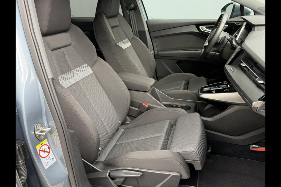 Audi Q4 e-tron BWJ 2022 | 35 Launch edition Advanced 55 kWh | SPORTSTOELEN | CARPLAY | CLIMA | STOELVERW | CAMERA A | PDC 2X | LICHTMETAAL |