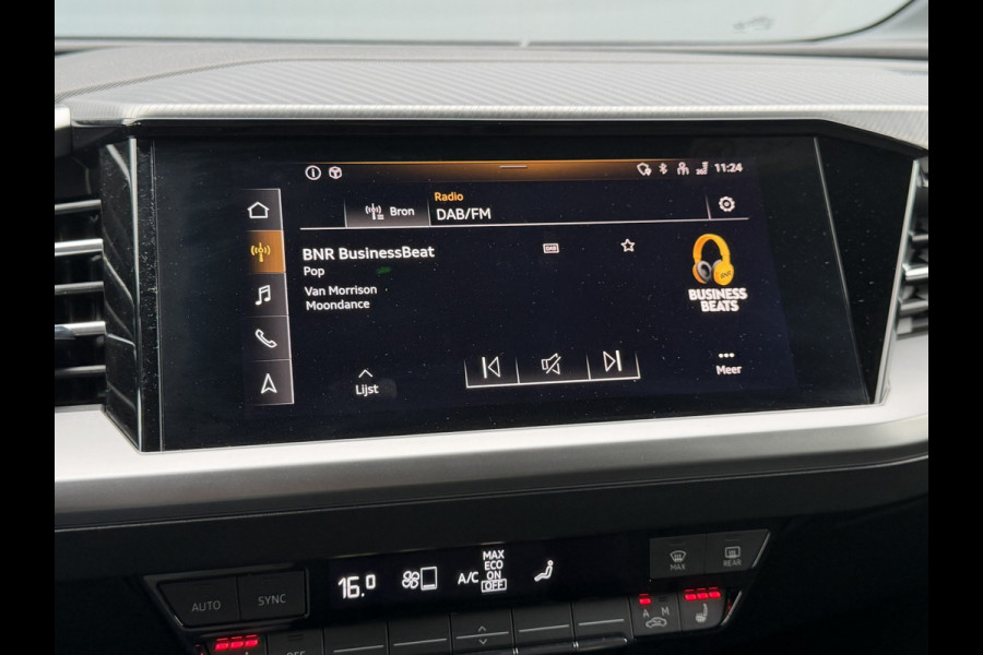 Audi Q4 e-tron BWJ 2022 | 35 Launch edition Advanced 55 kWh | SPORTSTOELEN | CARPLAY | CLIMA | STOELVERW | CAMERA A | PDC 2X | LICHTMETAAL |