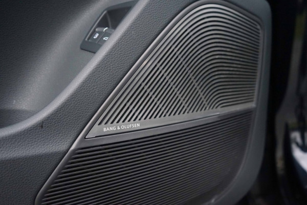 Audi Q7 55 TFSI e Quattro S-Line Pano/HUD/B&O/RS-Zetels/Trkhk/Black/Mass