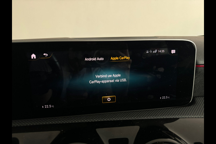 Mercedes-Benz A-Klasse 200 AMG Camera|CarPlay|Stoelverwarming