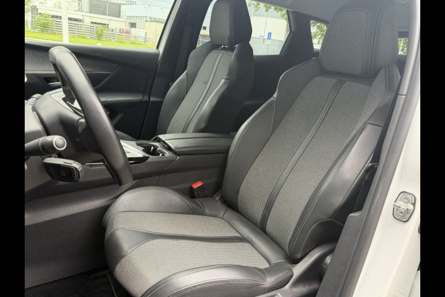 Peugeot 3008 BWJ 2021 | 1.2T 131PK Allure | CLIMA | NAVI | CARPLAY | CAMERA A | 18'' LMV | PRIVACY GLASS |