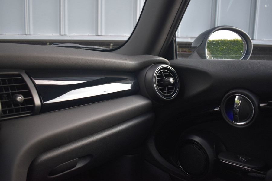 MINI 3-deurs 1.5 Cooper Chili | Xenon | Carplay | Navi | Sportstoelen