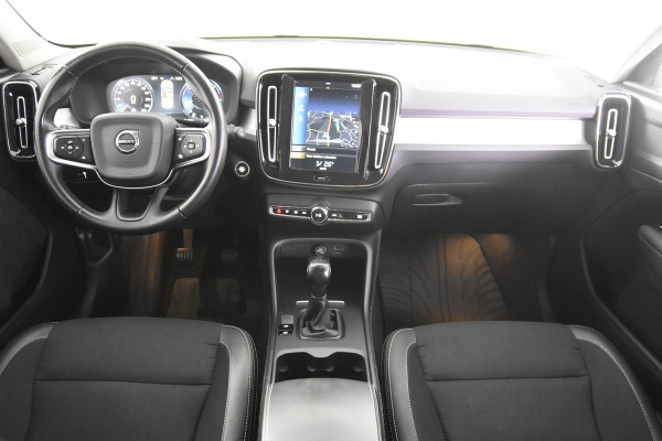 Volvo XC40 2.0 D3 Momentum *Navigatie*Trekhaak*Standkachel*
